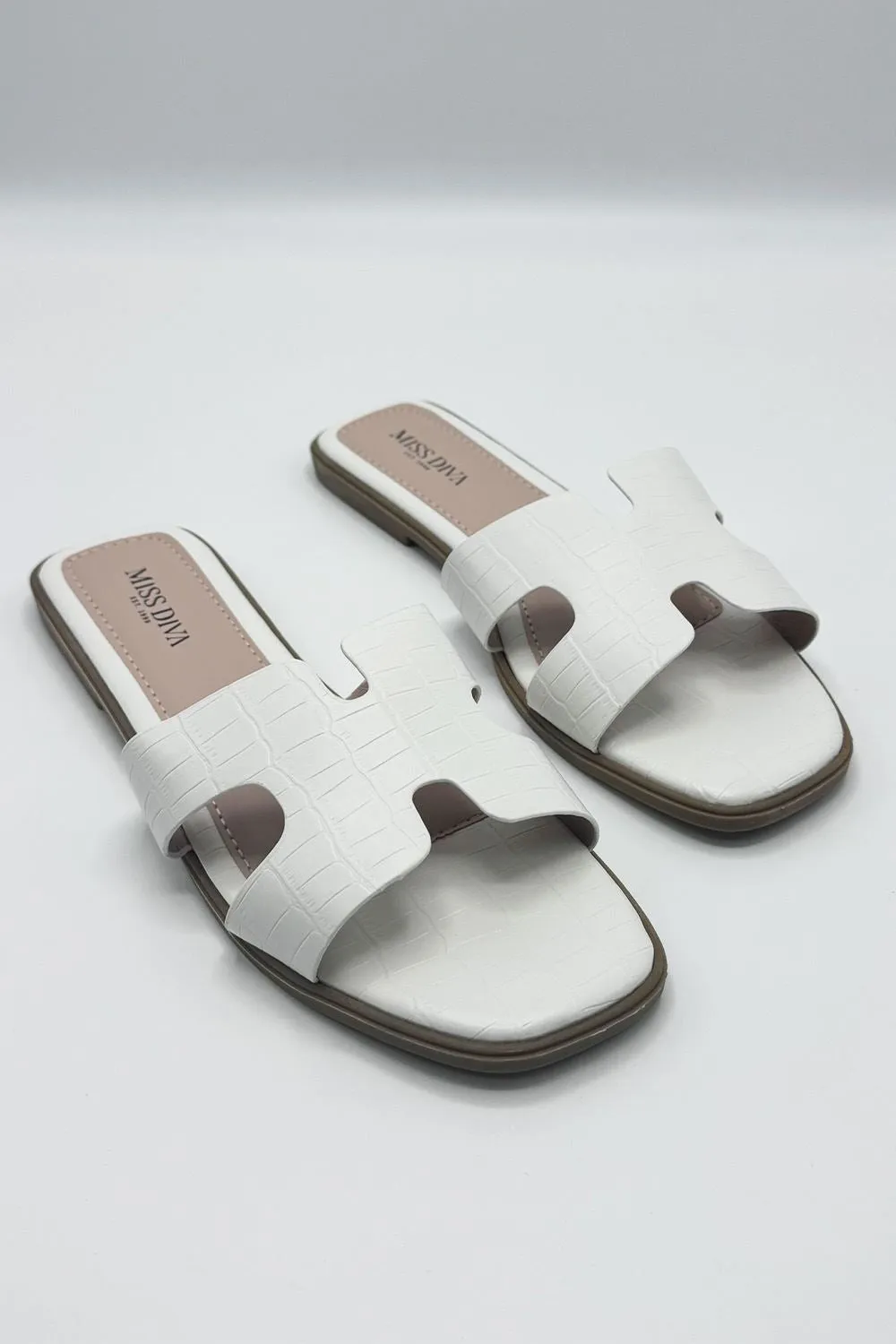 California Faux Leather Open Toe Flat Slider in White Croc