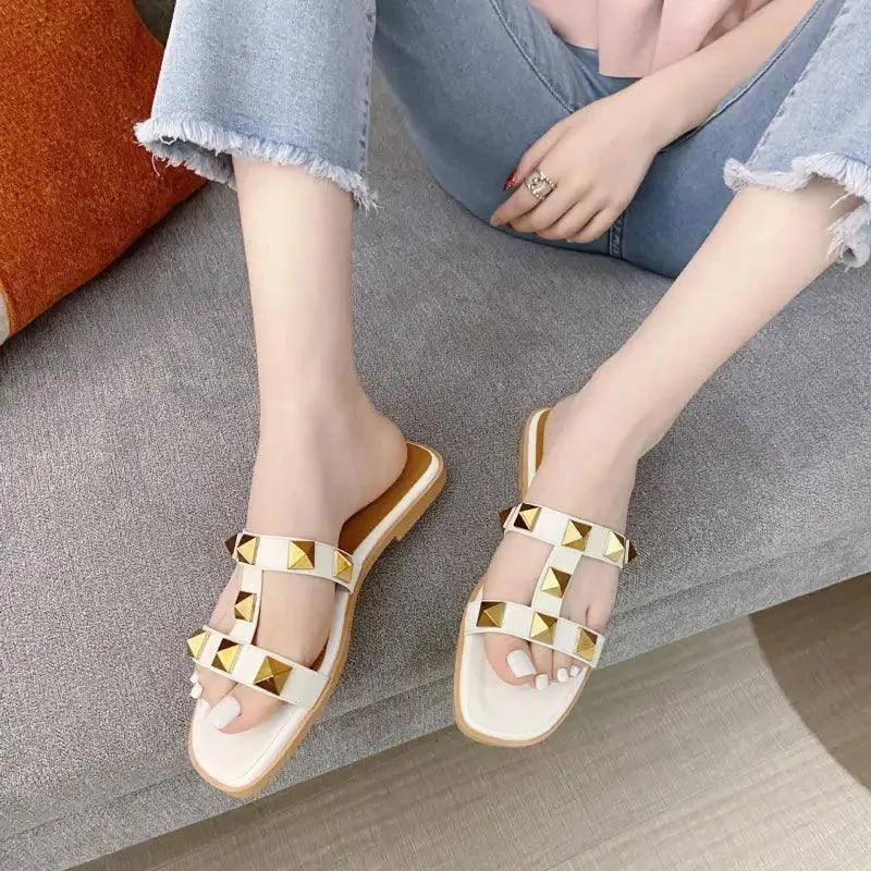 Chic Rivet-Embellished Flat Shoes for Trendy Women