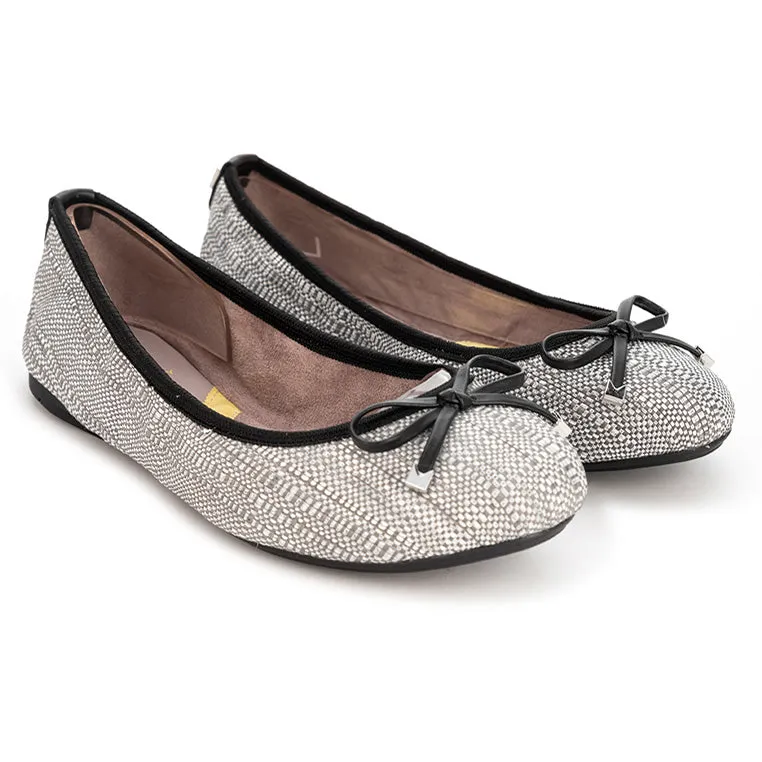 FRANKIE Ballet Flat Shoes - Black/White