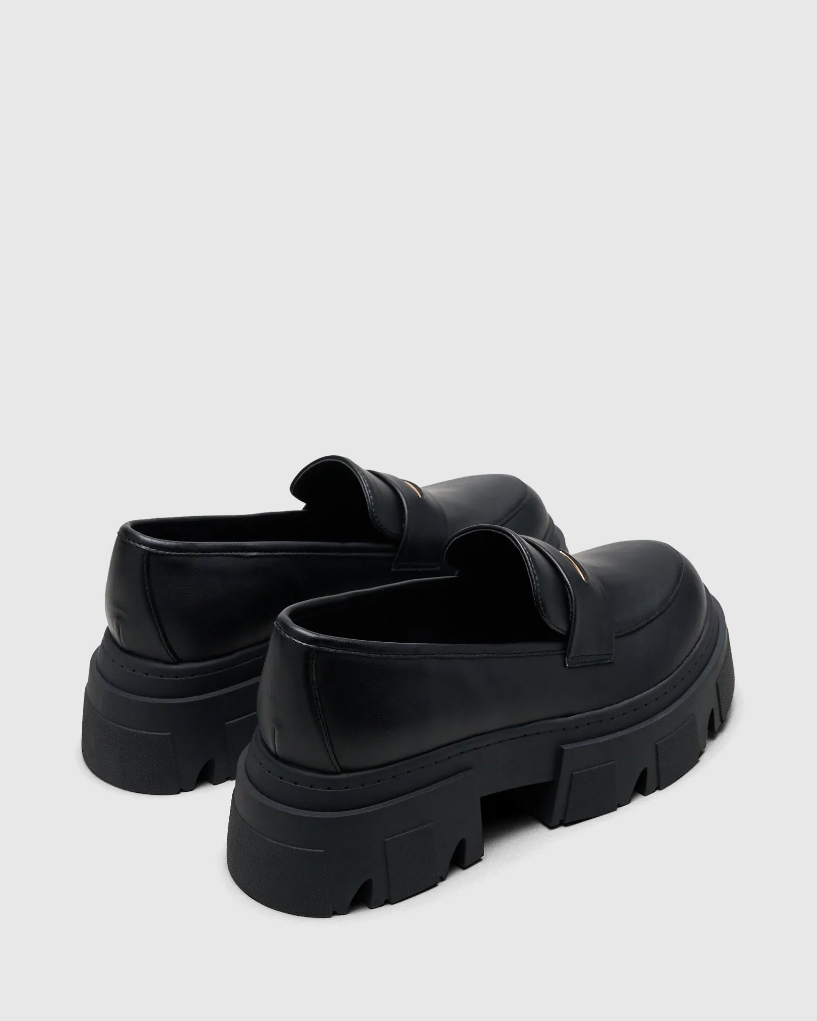 Tyga Loafers Black